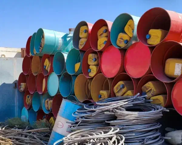 فروش انواع بشکه فلزی و پلاستیکی زیر قیمت بازار|ظروف نگهدارنده، پلاستیکی، یک‌بارمصرف|رفسنجان, |دیوار