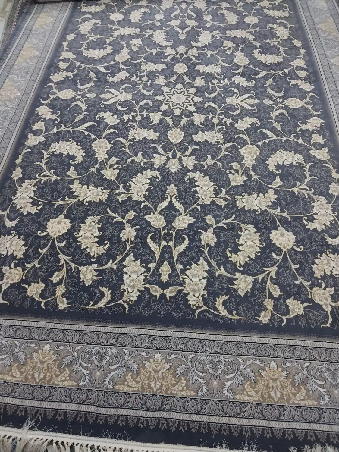 ۲تخته فرش ۹متری ۷۰۰شانه ۲۵۵۰ تراکم آک درجه۱|فرش|خرم‌آباد, |دیوار