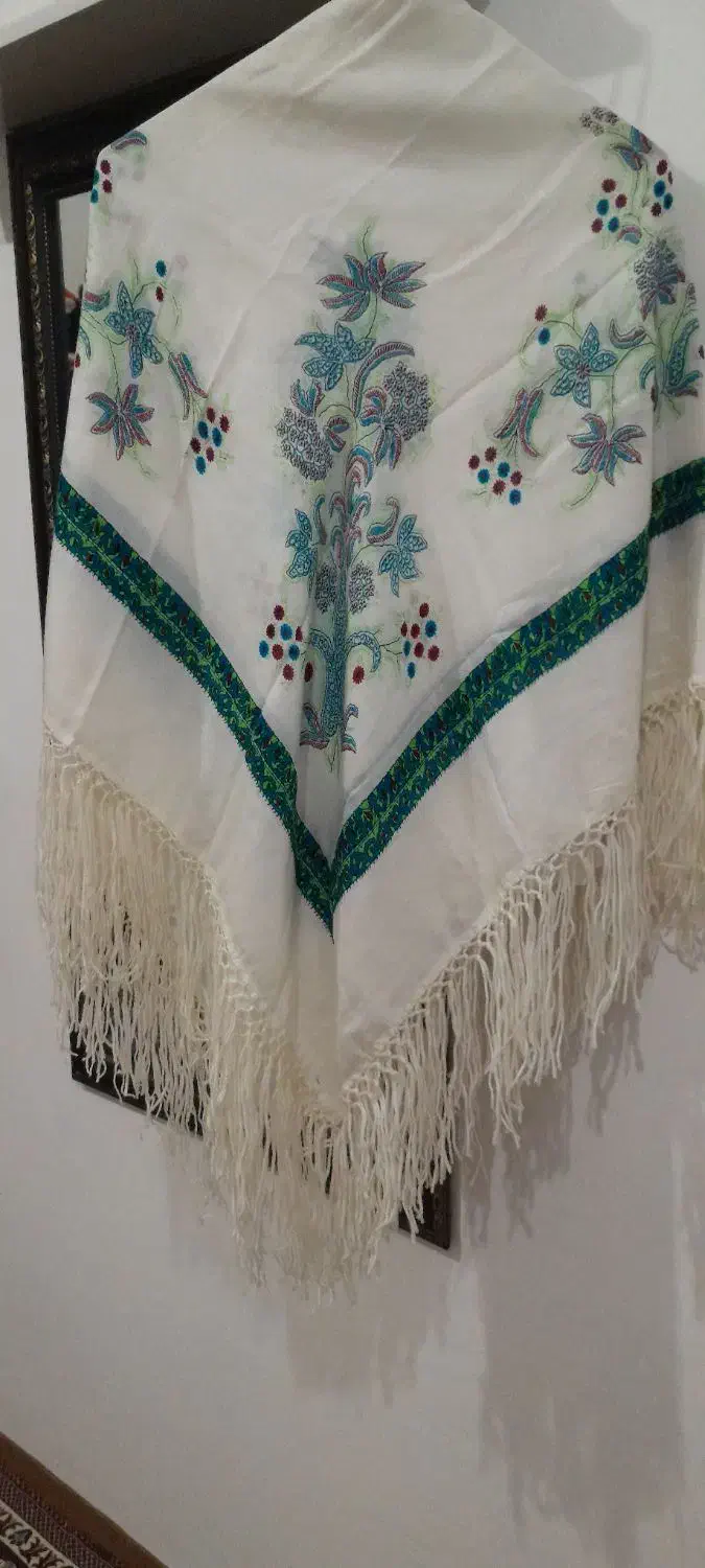 روسری قدیمی نو|لباس|بندر انزلی, بشمن|دیوار