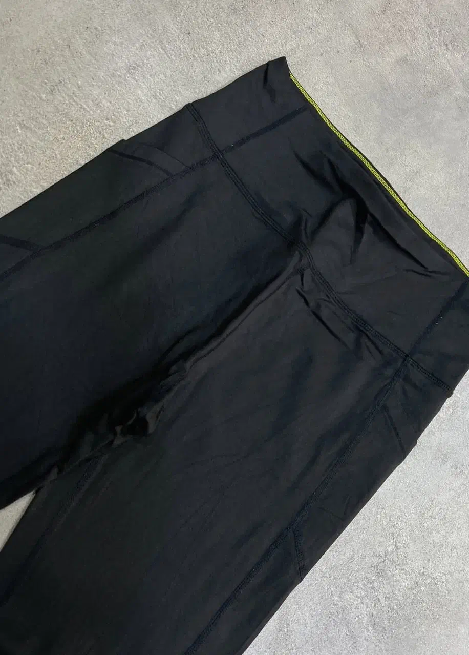 لگ ورزشی زنانه خارجی برند کاملا نو|لباس|شیراز, طلاب|دیوار