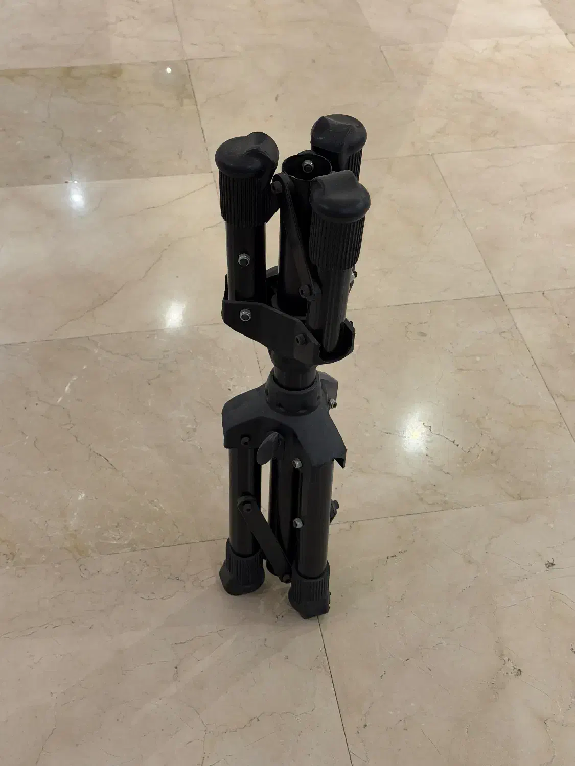 پایه هنگدرام|دوربین عکاسی و فیلم‌برداری|تهران, اختیاریه|دیوار