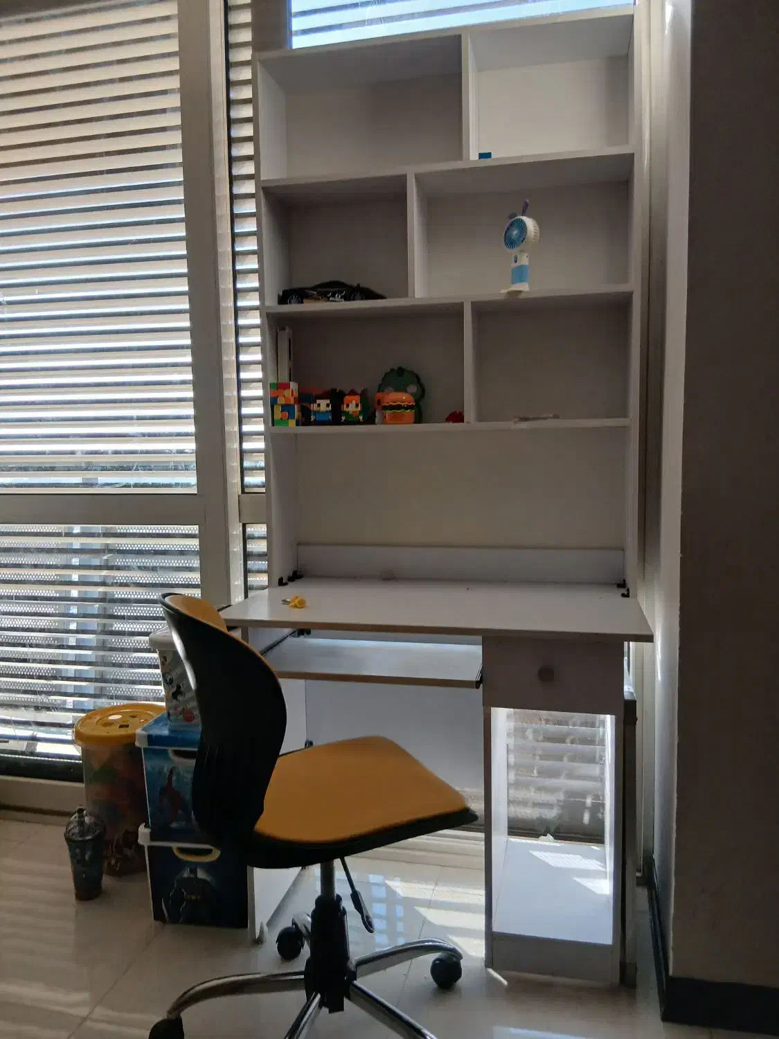 میز تحریر و صندلی باهم پنج میلیون|میز تحریر و کامپیوتر|تهران, فردوس|دیوار