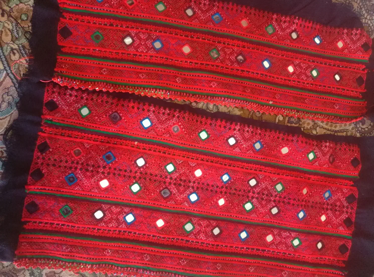 زیاستین چرخ و دست|لباس|خاش, |دیوار