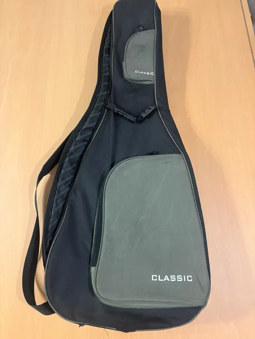 کیف گیتار|گیتار، بیس، امپلیفایر|تنکابن, |دیوار