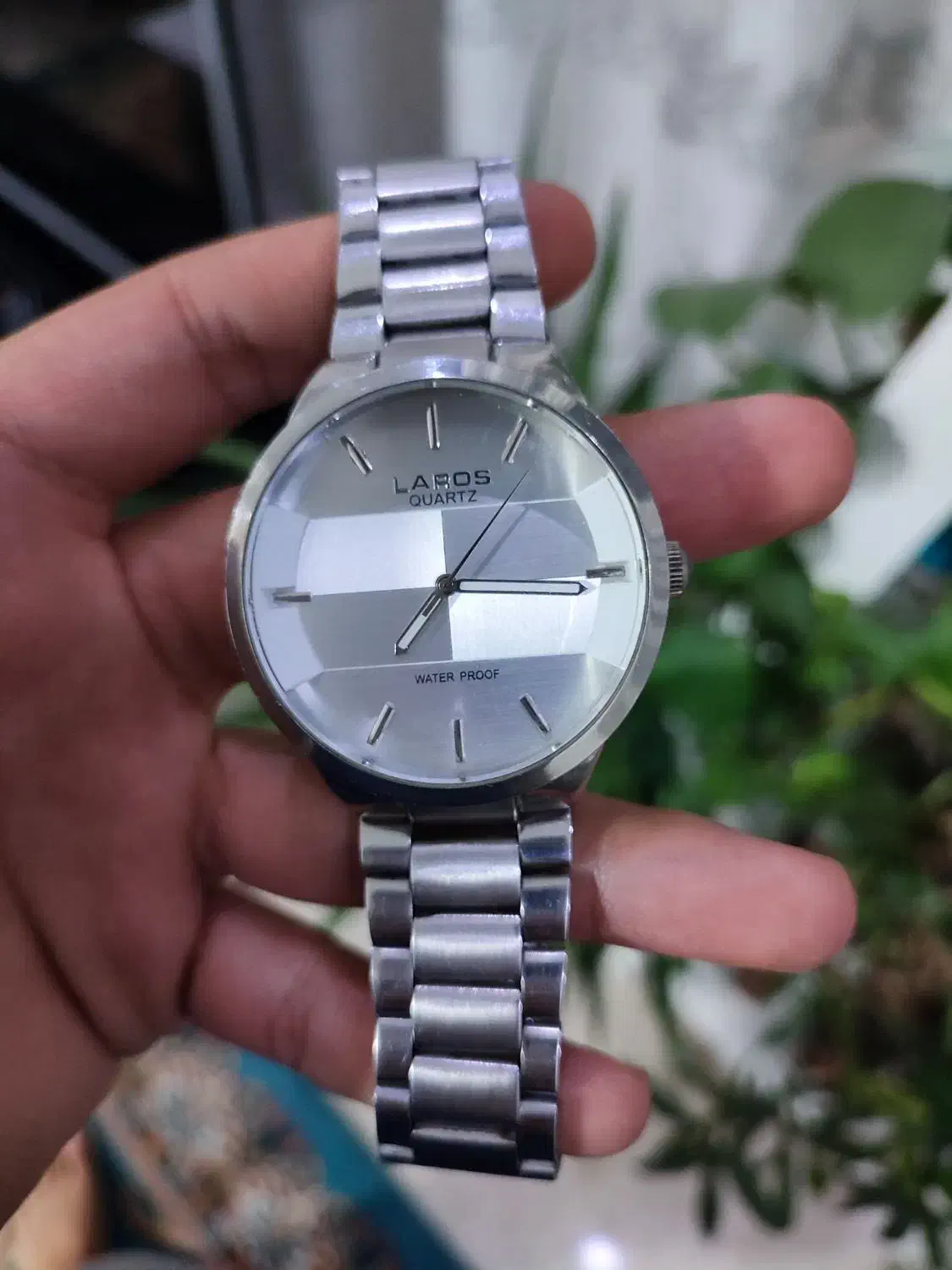 ساعت مچی مردانه لاروس ضد آب اصلی قدیمی موتور ژاپنی|ساعت|شیراز, فرودگاه شهید دستغیب شیراز|دیوار