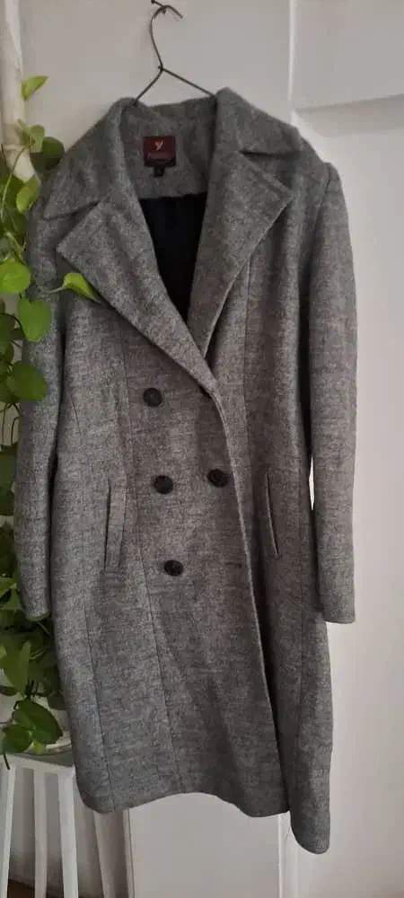 پالتو|لباس|سیاهکل, |دیوار