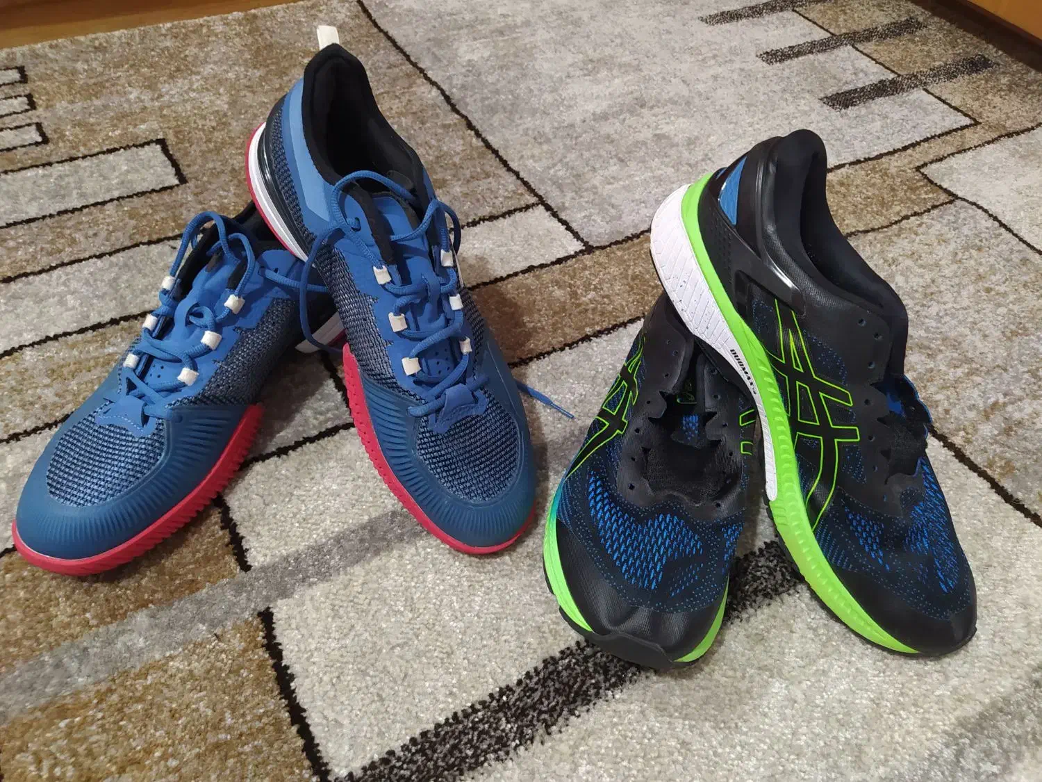 کتونی نو اورجینال|کیف، کفش، کمربند|ساری, |دیوار