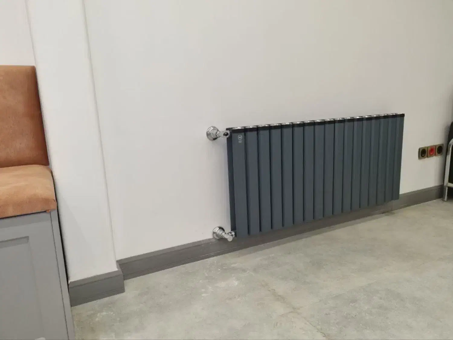 رادیاتور دکوراتیو آنیت 7 مدل پایونیر مشکی|آبگرمکن، پکیج، شوفاژ|تهران, امجدیه (خاقانی)|دیوار