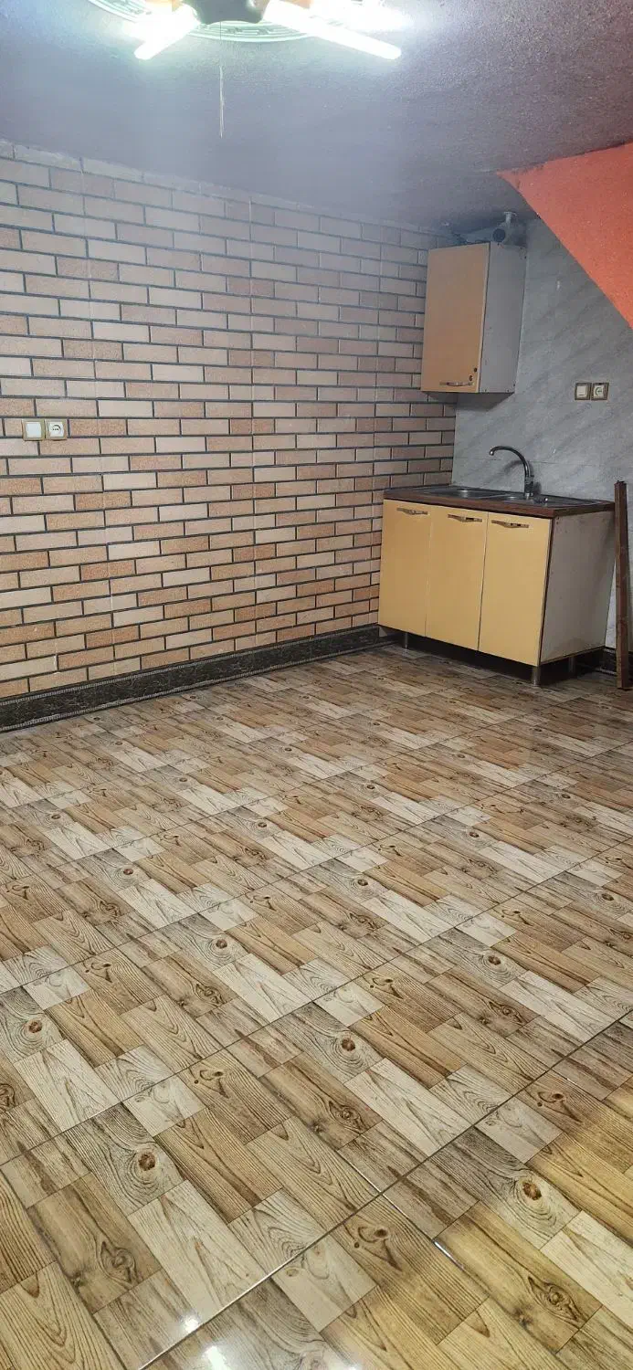 اجاره دفتر|اجارهٔ دفتر کار، اتاق اداری، مطب|ری, بازار آهن|دیوار