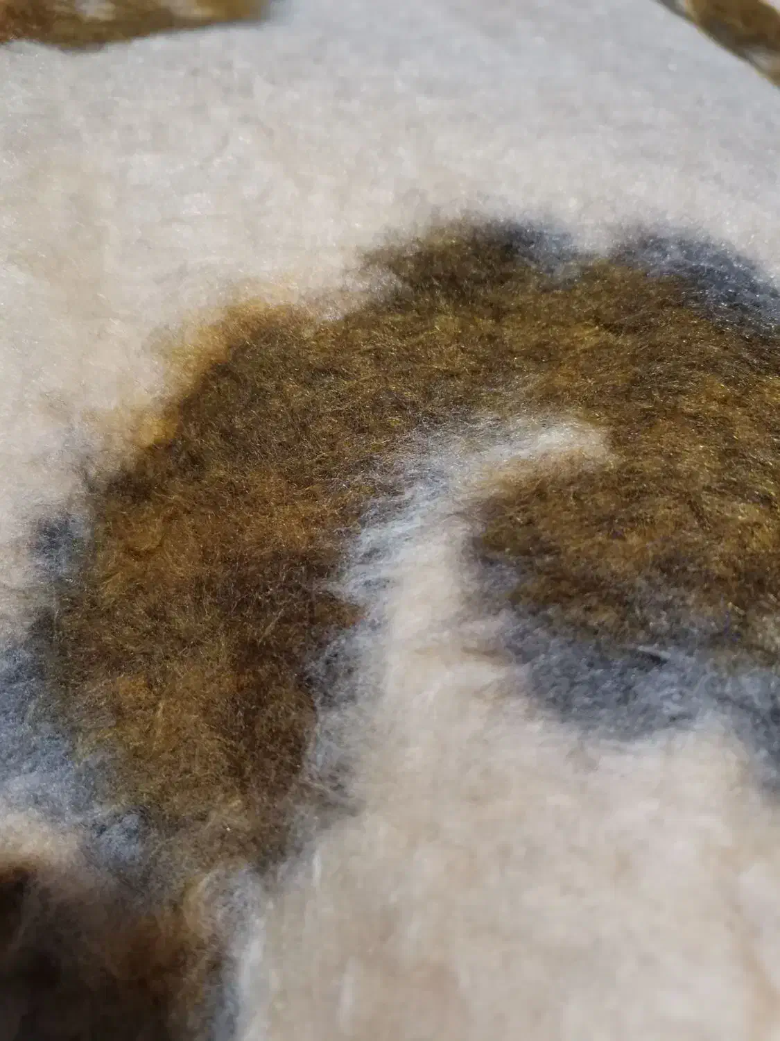 دو عدد پتو قدیمی|رختخواب، بالش، پتو|مشکین‌دشت, |دیوار