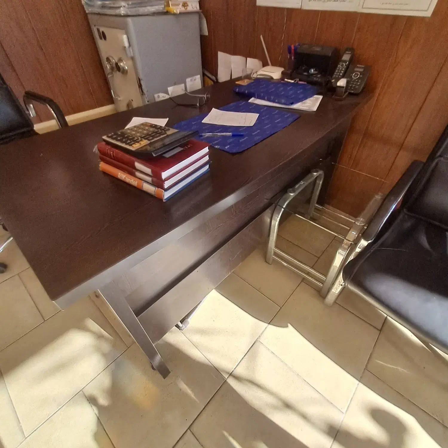 فروش میز و صندلی اداری در حد نو|مبلمان اداری|قائم‌شهر, |دیوار