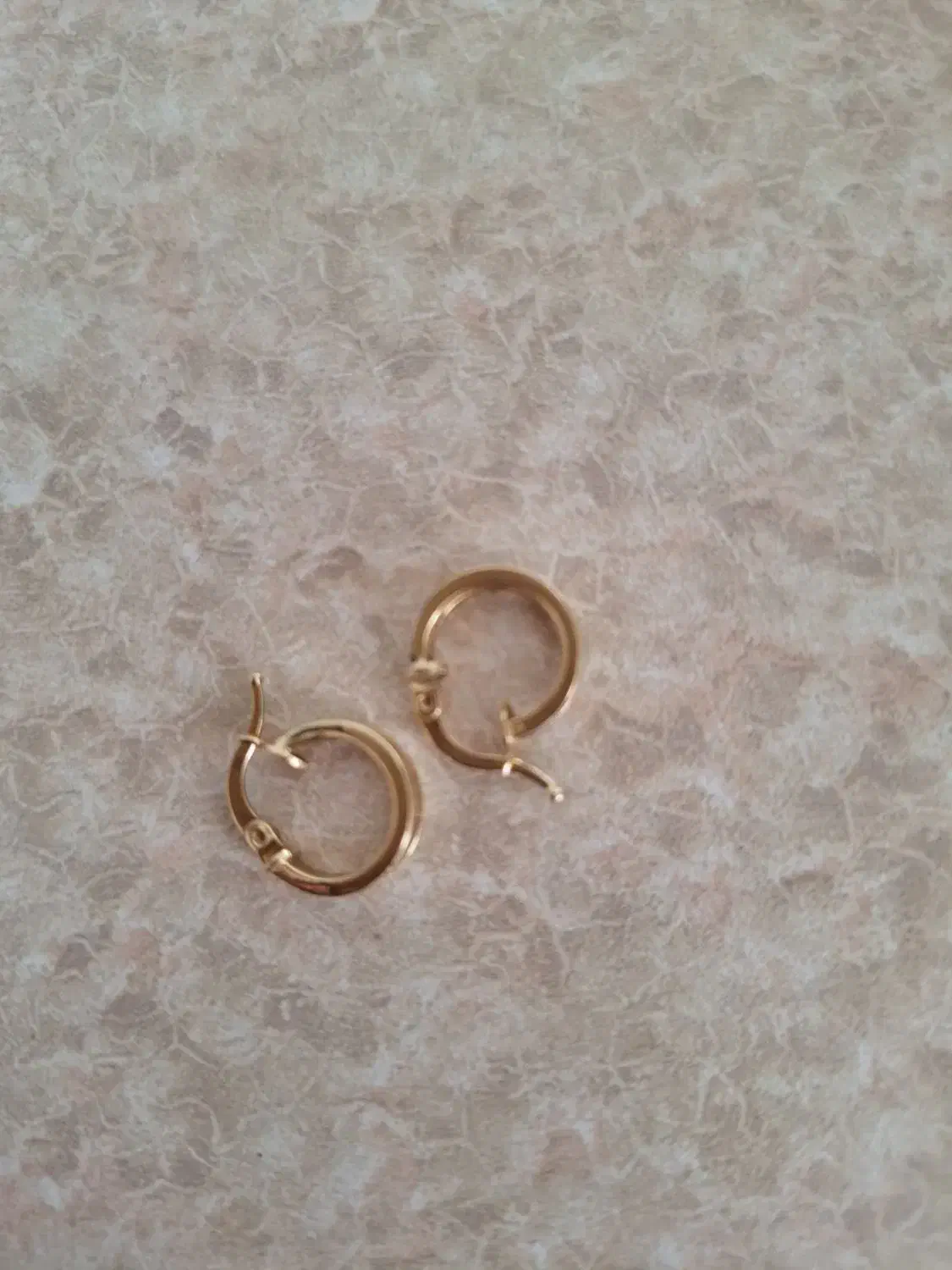 گوشواره سالم در حد نو وزن 1.940 سوت 250 بالا تابلو|جواهرات|ایلام, |دیوار