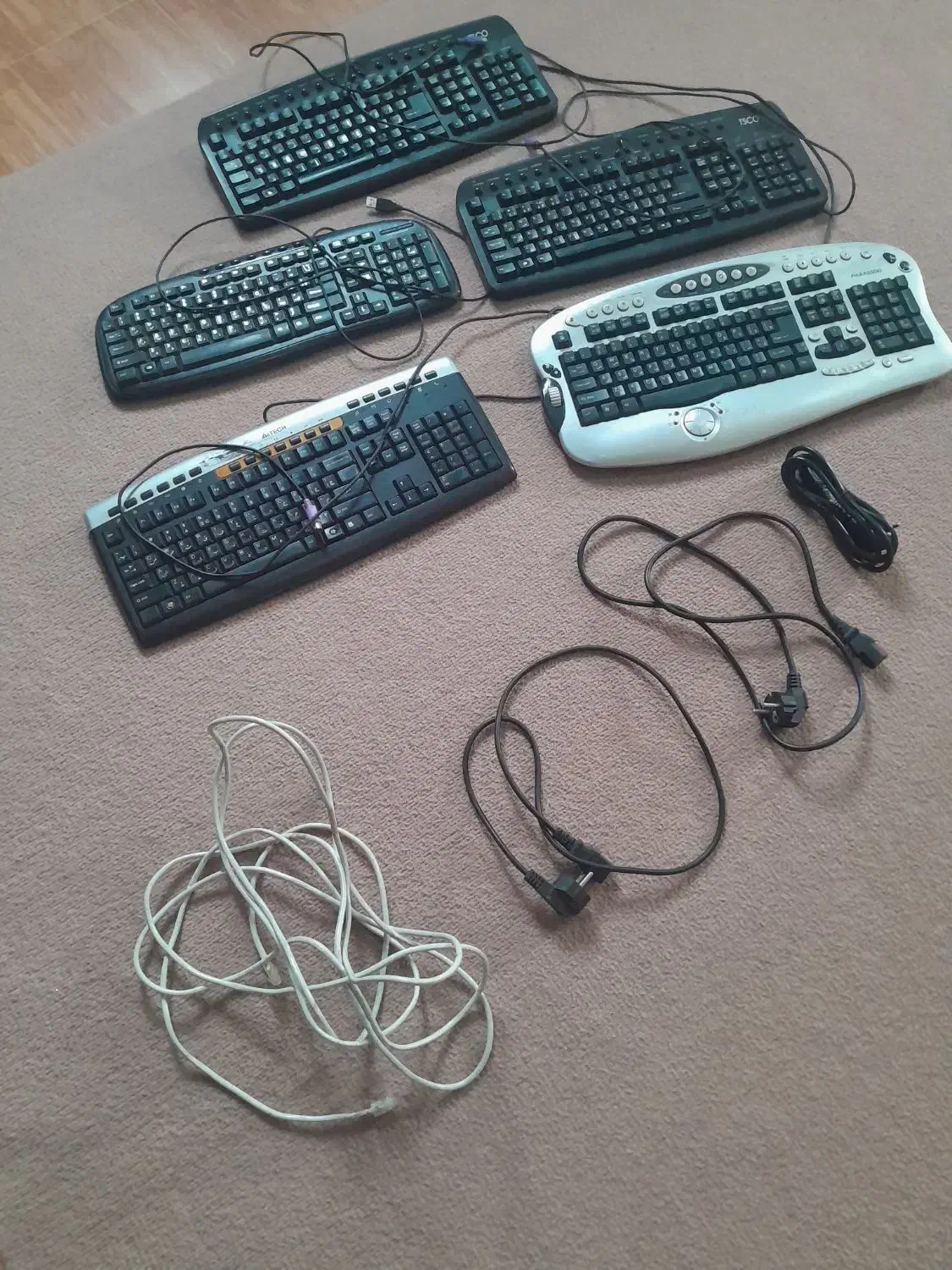 فروش کیبورد و کابل اینترنت|قطعات و لوازم جانبی رایانه|رشت, توشیبا|دیوار