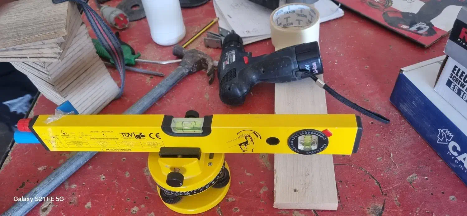 لولا زن ترکیه تراز استوک هم لیزری هم دستی گرد بر|ابزارآلات|مهاباد (آذربایجان غربی), |دیوار