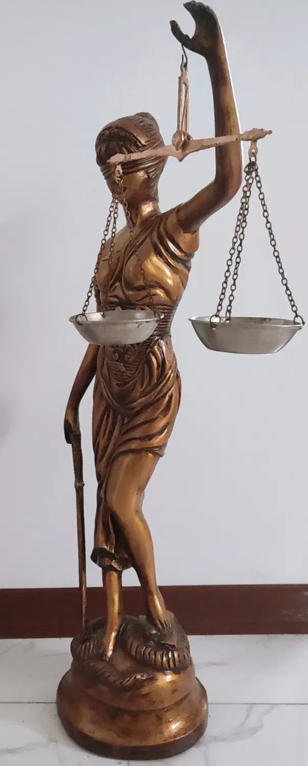 فرشته عدالت|مجسمه، تندیس، ماکت|پاکدشت, پاکدشت (مامازند)|دیوار