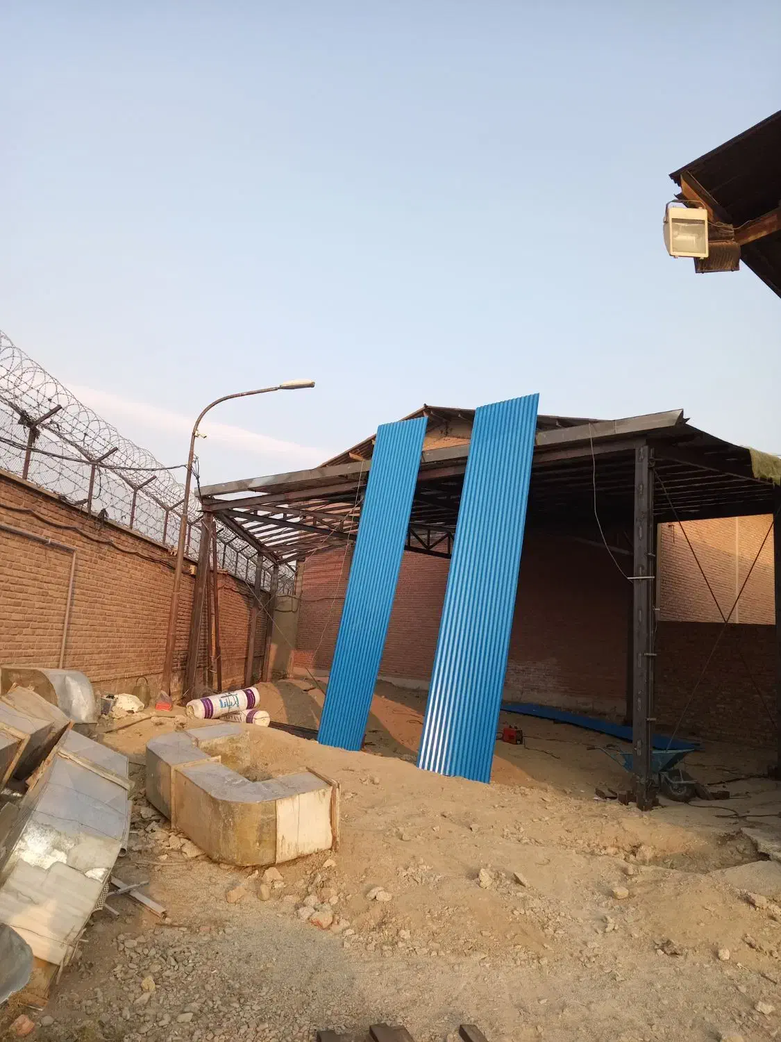 اجرای کلیه اسکلت فلزی وسقف و شیروانی|خدمات پیشه و مهارت|ملارد, |دیوار