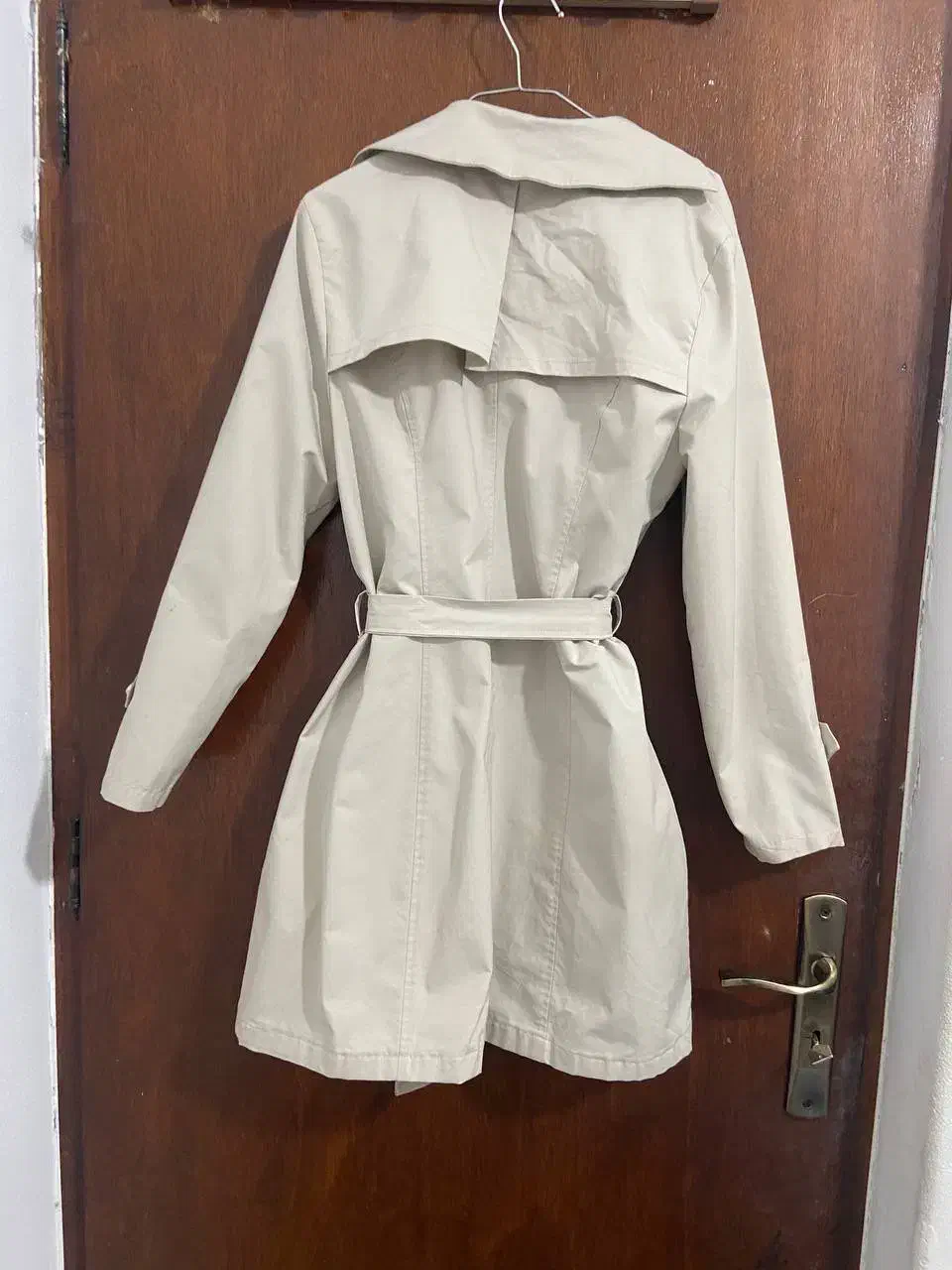 مانتو بارونی کرم درحدنو|لباس|بابل, |دیوار