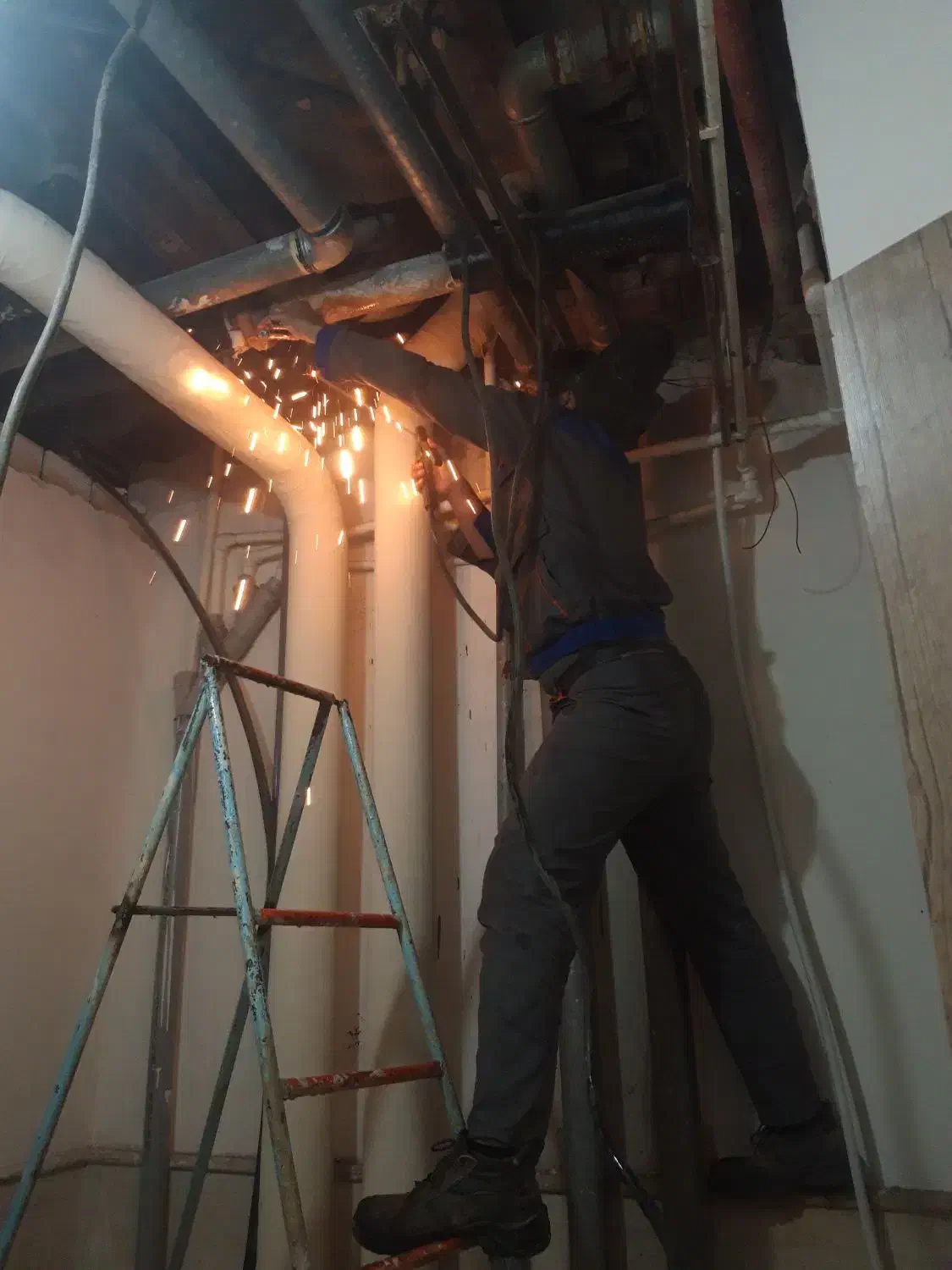 لوله کشی و جوشکاری ابگرمکن و...|خدمات پیشه و مهارت|کاشان, قطب راوندی|دیوار