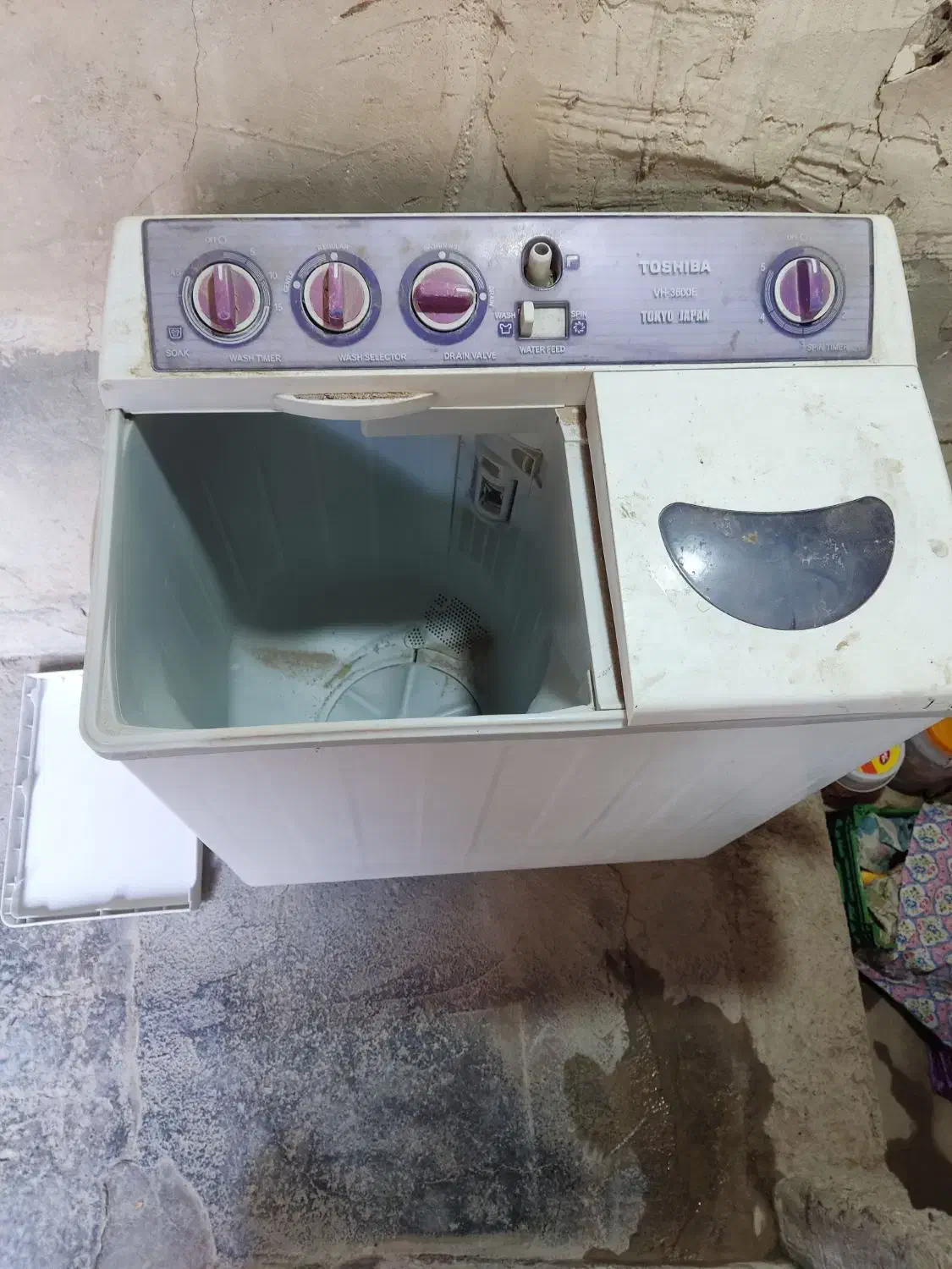 ماشین لباس شویی|ماشین لباسشویی و خشک‌کن لباس|بومهن, |دیوار