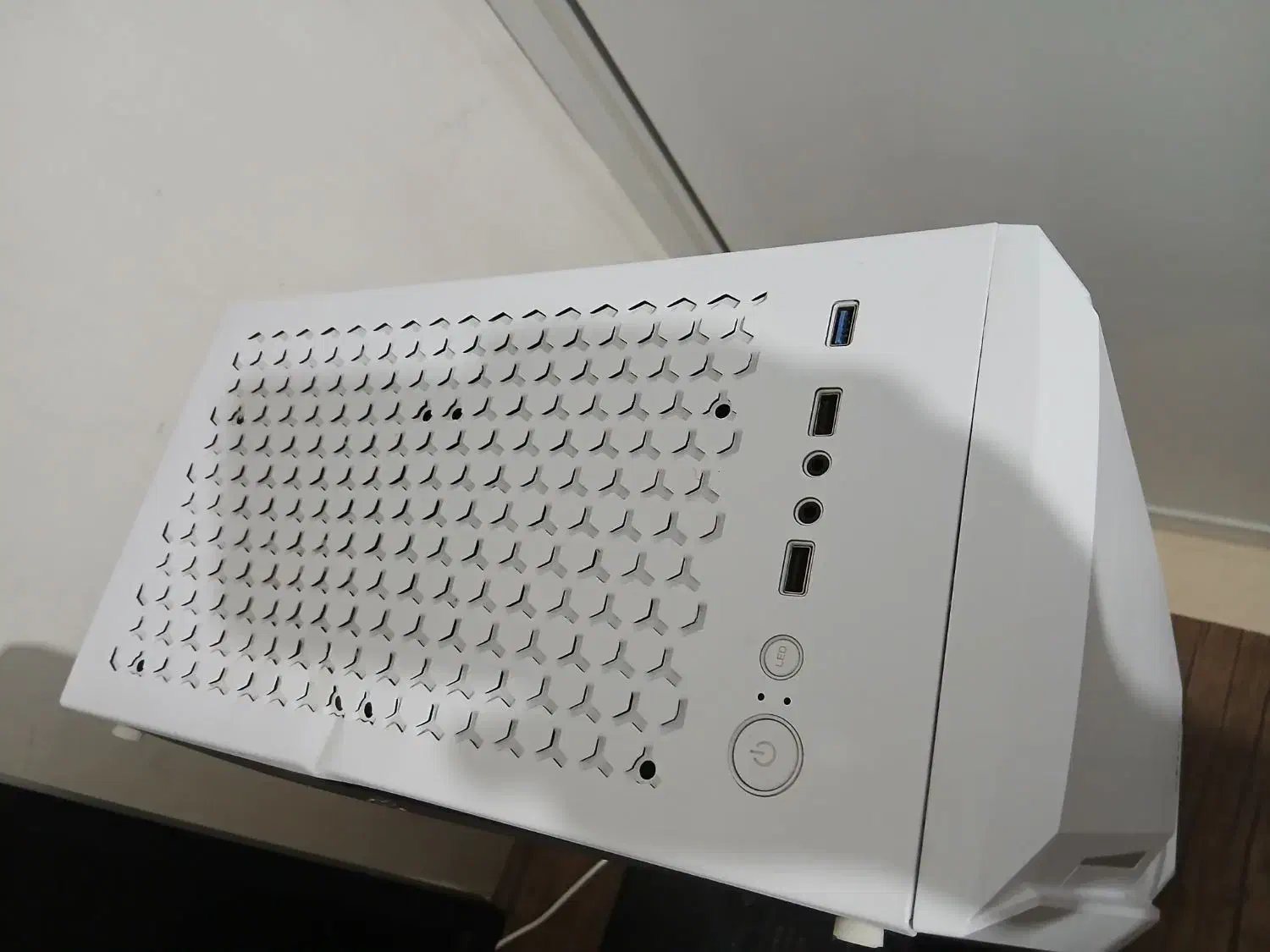 سیستم گیمینگ در حد|رایانه رومیزی|الوند, |دیوار