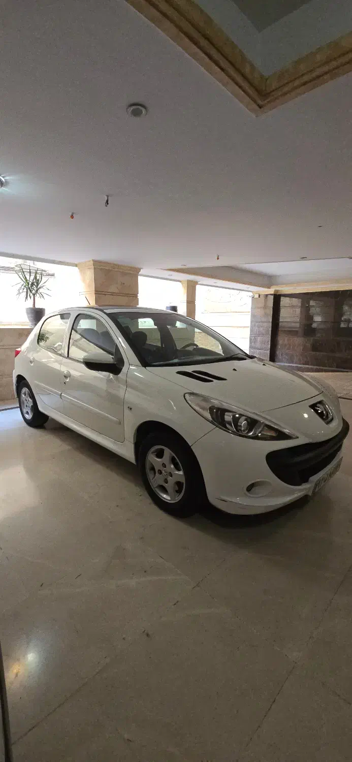 یک دستگاه 207 پانا دنده ای|خودرو سواری و وانت|تهران, باغ فیض|دیوار