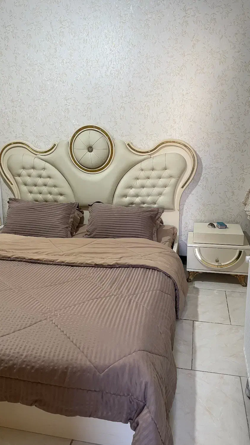 مبل و سرویس تخت خواب دو نفره|تخت و سرویس خواب|ری, علایین|دیوار