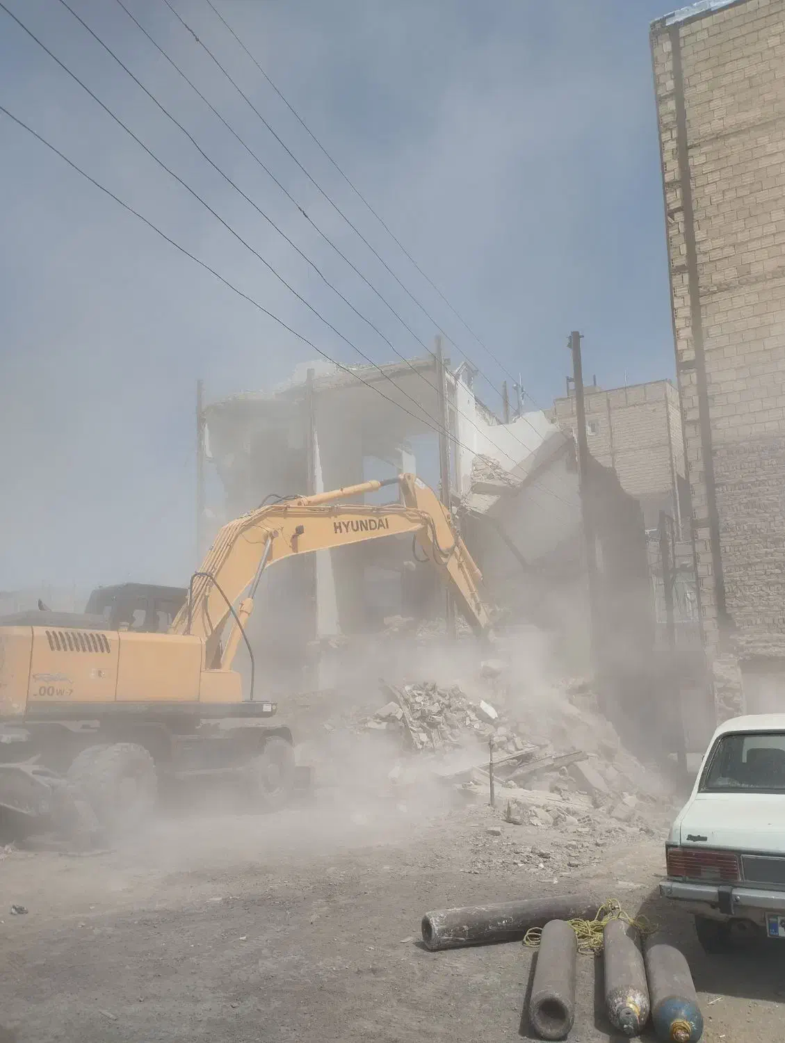 تخریب ساختمان و خاکبرداری|خدمات پیشه و مهارت|تبریز, |دیوار