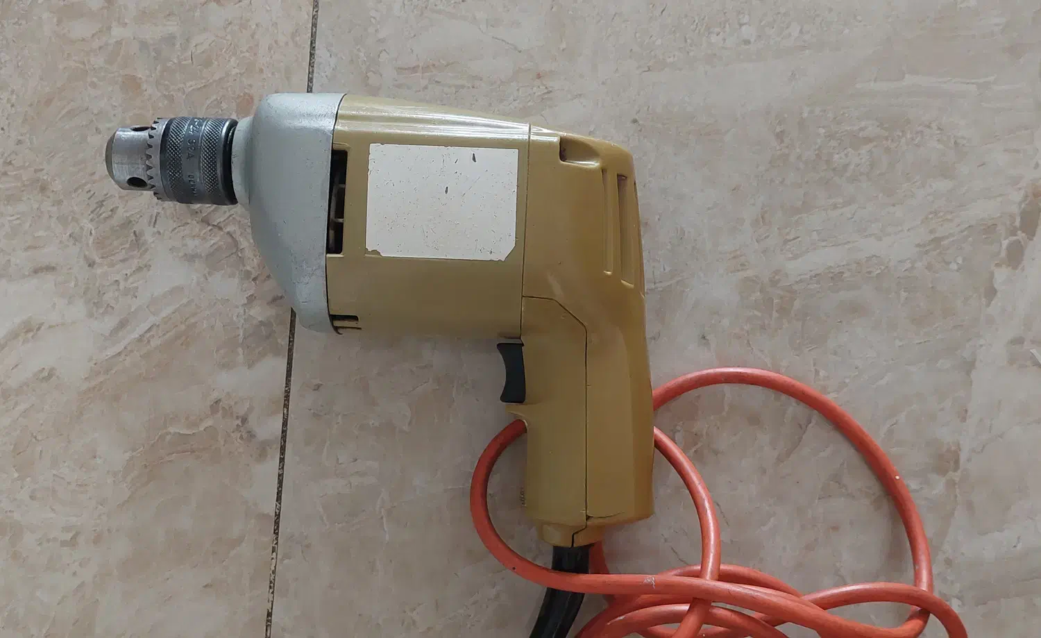 دریل black & decker و جعبه ابزار فلزی شاهرخ ۳ طبقه|ابزارآلات|تهران, سازمان برنامه شمالی|دیوار