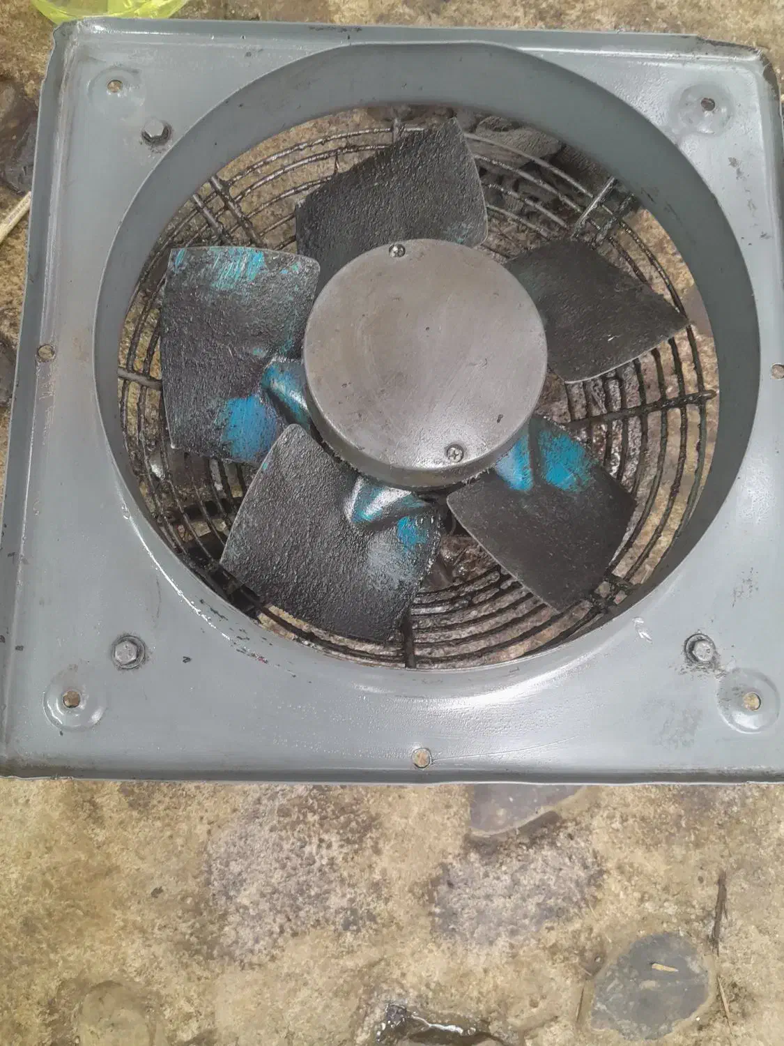 سلام‌ دو‌ عدد‌‌فن‌ صنعتی‌ سی‌ سانت‌ بفروش‌ میرسد..|کافی‌شاپ و رستوران|رشت, کوی مهر|دیوار