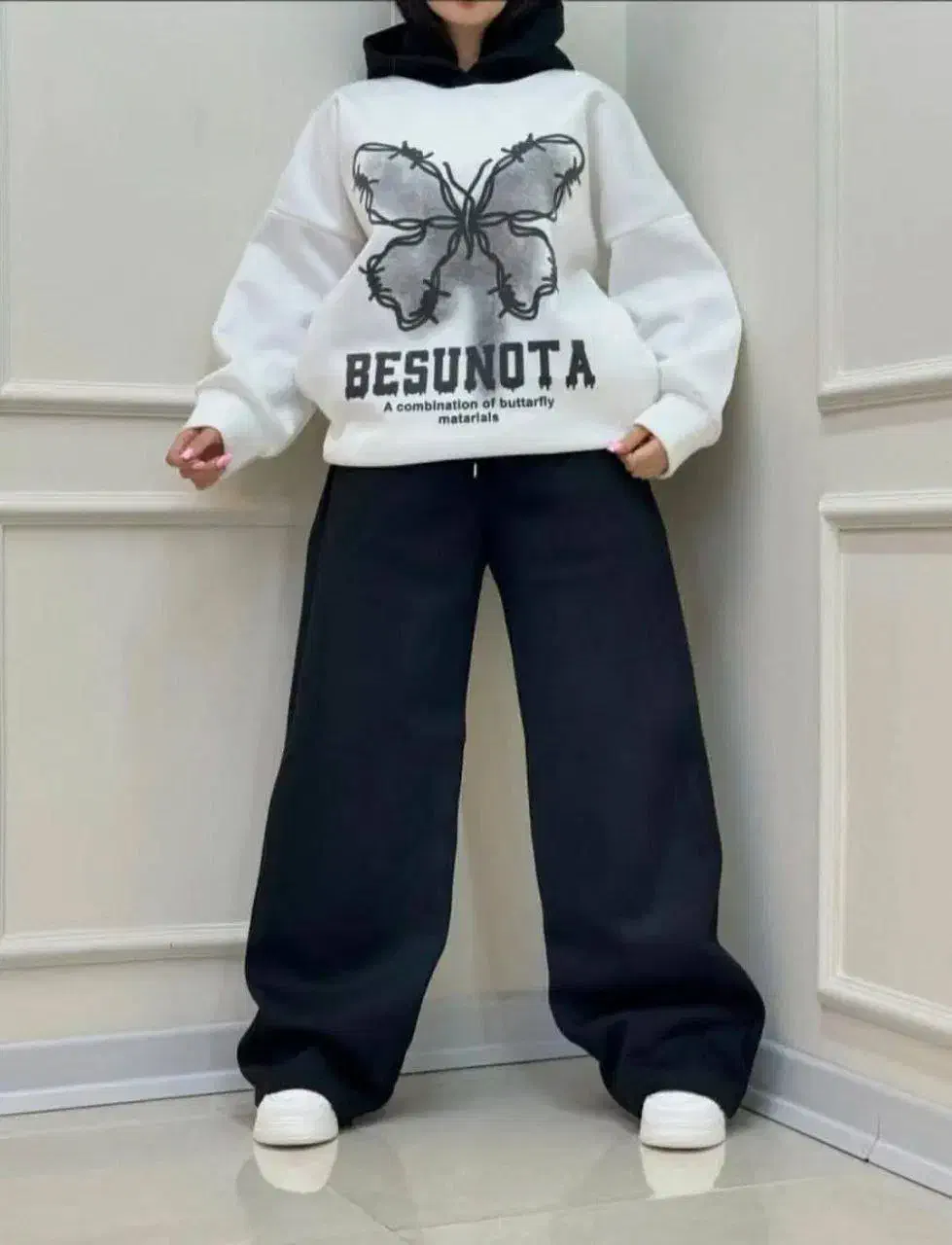 هودی اورجینال طرح پروانه+. شلوار اسلش|لباس|صحنه, |دیوار