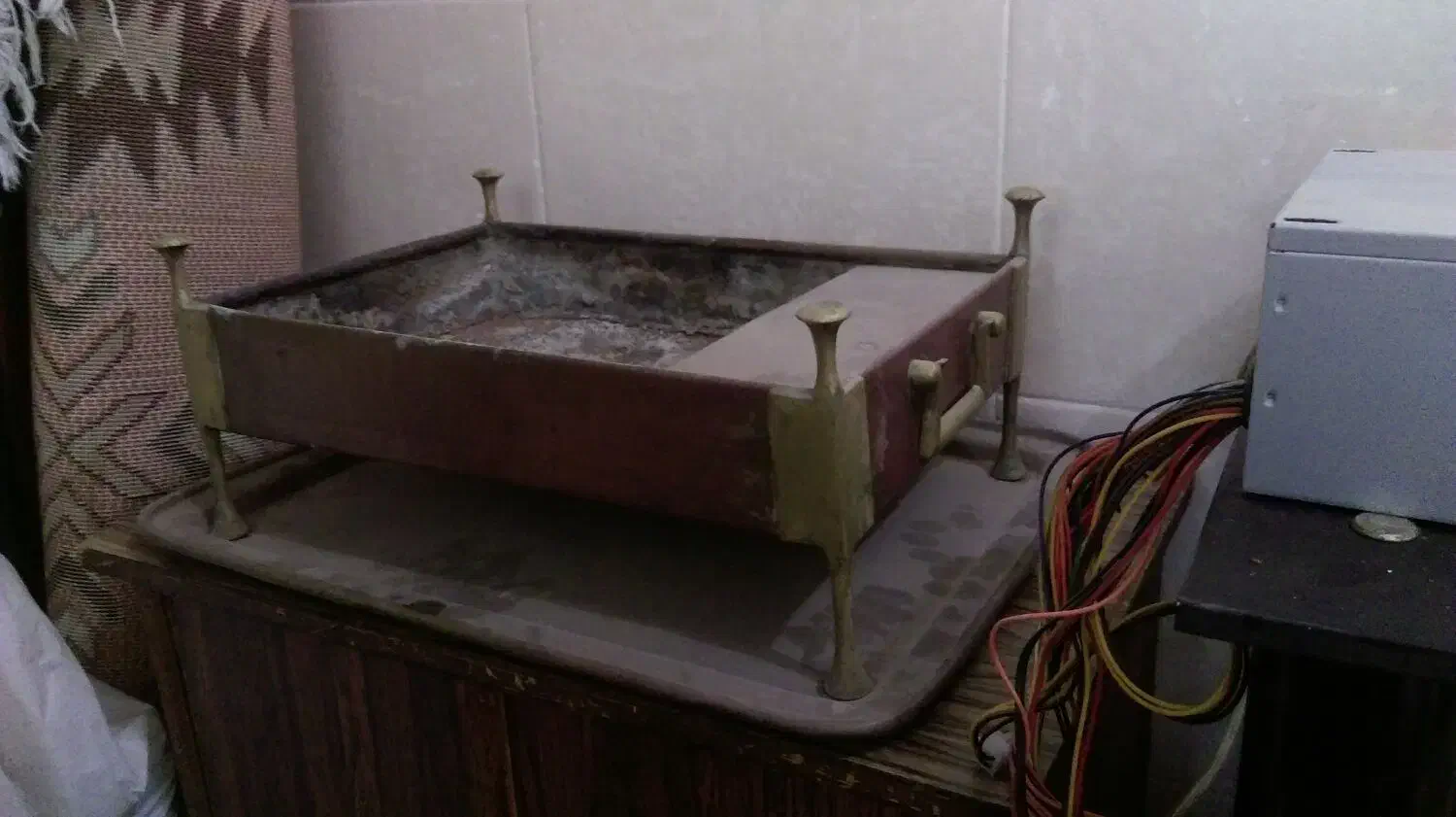 منقل سینی یزدی|کلکسیون اشیاء عتیقه|یزد, |دیوار