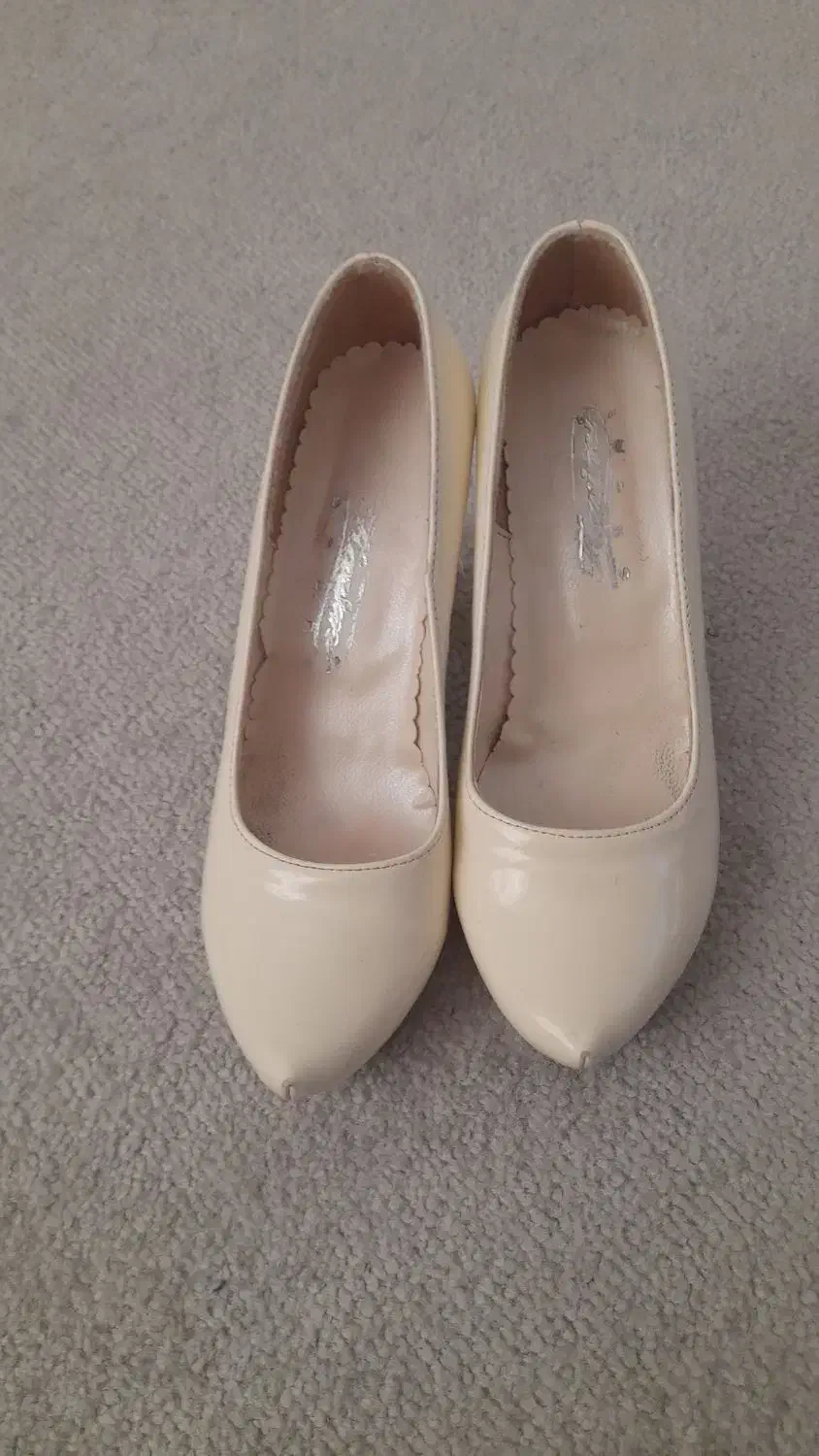 کفش مجلسی|کیف، کفش، کمربند|مسجد سلیمان, |دیوار