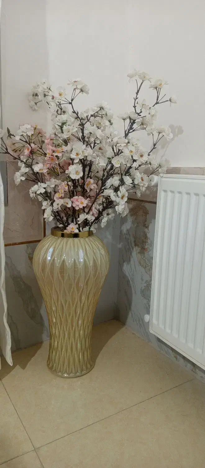 گلدان با ۳ شاخه|گل مصنوعی|ورامین, ریحان آباد|دیوار