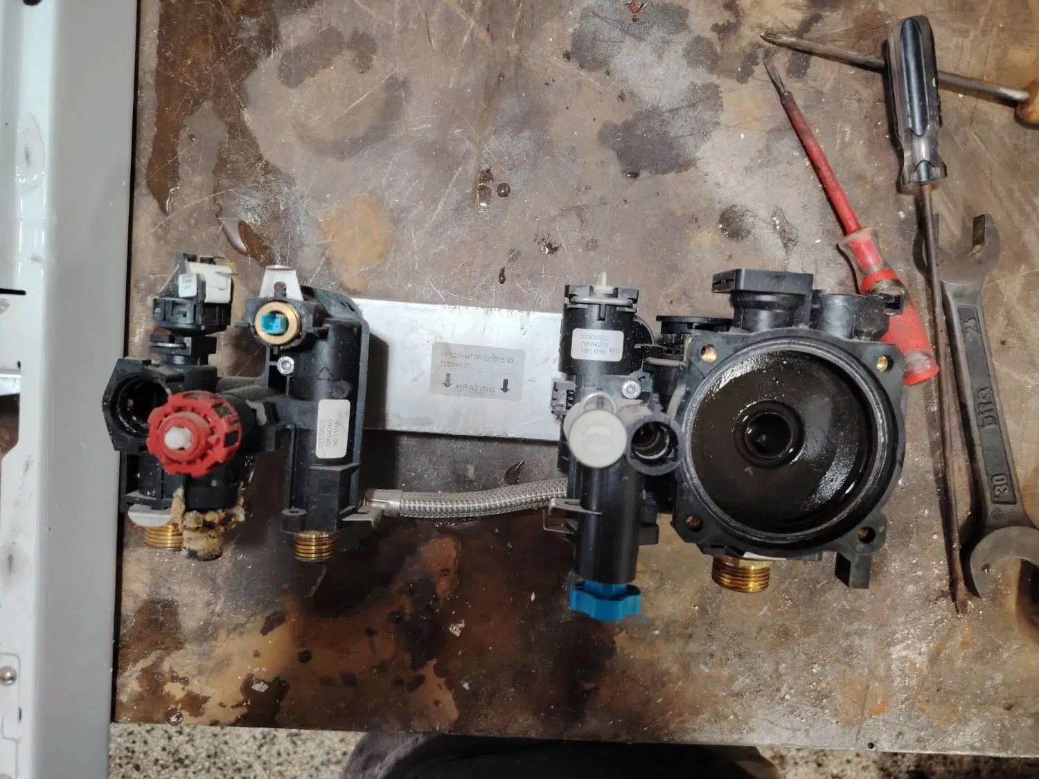 نصب وتعمیرانواع پکیج و کولرگازی. کولرابی|خدمات پیشه و مهارت|نیشابور, شهید بهشتی|دیوار