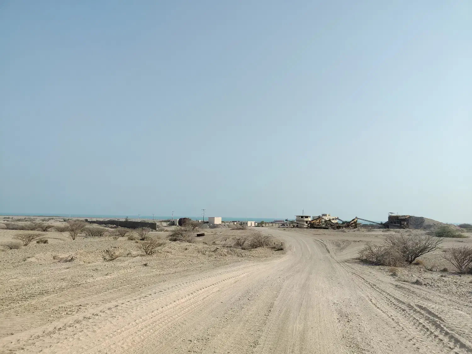 زمین دارای ساختمان استیجاری|اجارهٔ دفتر صنعتی، کشاورزی، تجاری|بندرلنگه, |دیوار