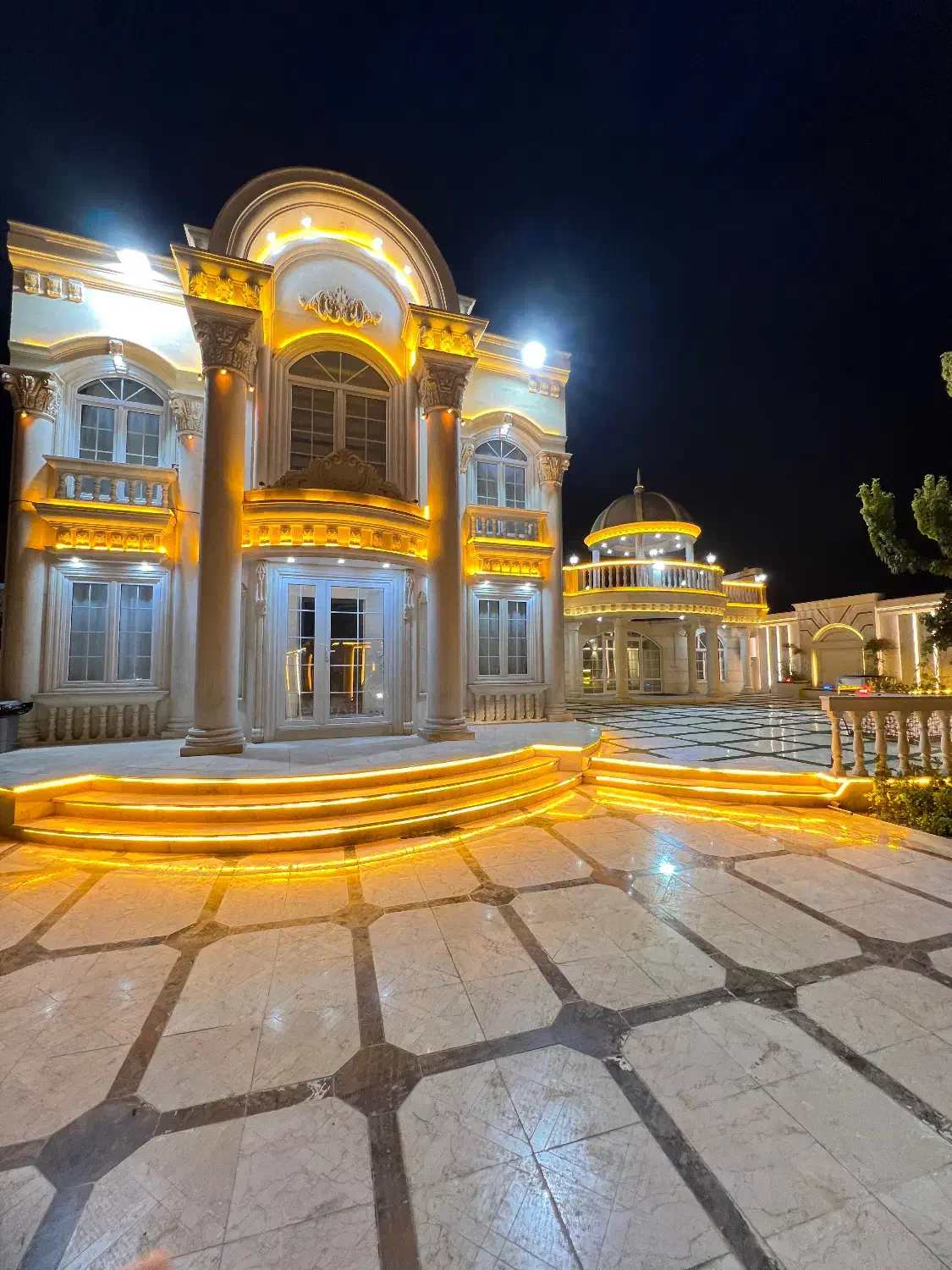 اجاره روزانه عمارت باغ شهریار|اجارهٔ کوتاه‌مدت ویلا و باغ|تهران, کوی بیمه|دیوار