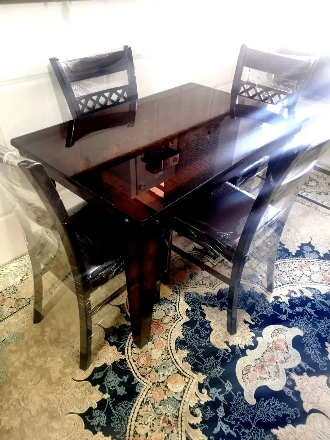میز نهارخوری ۴نفره|میز و صندلی غذاخوری|شیراز, شاپورجان|دیوار