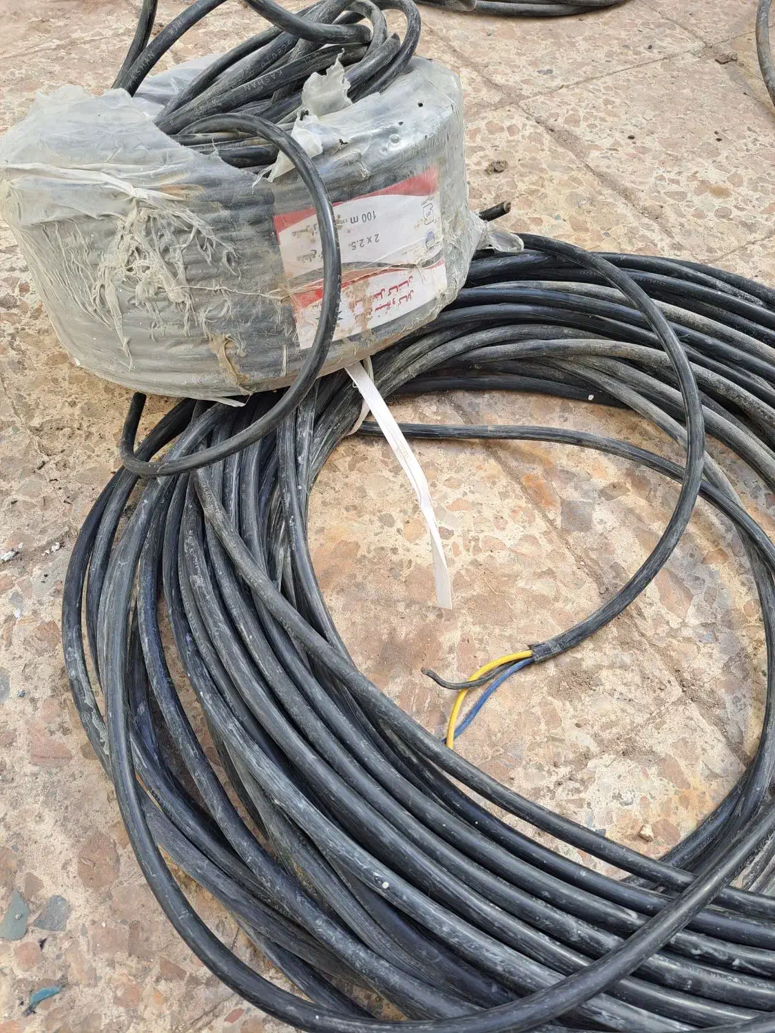 کابل ۴×۳ و ۲/۵×۲|مصالح و تجهیزات ساختمان|قم, نیروگاه|دیوار