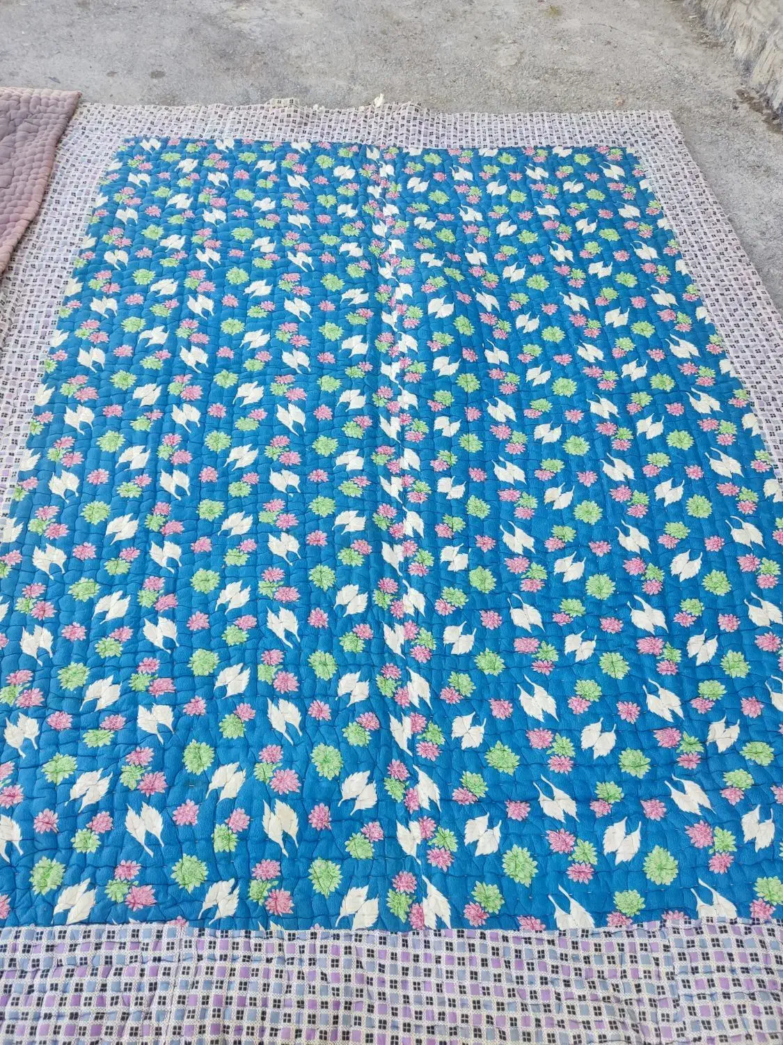 لحاف دست دوم|رختخواب، بالش، پتو|کاشان, ولیعصر|دیوار