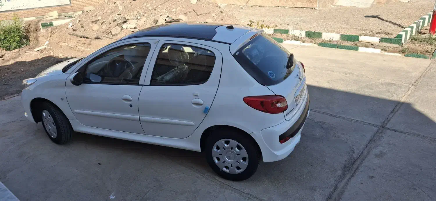 فروش۲۰۷ سفیدمدل۱۴۰۴ خشک|خودرو سواری و وانت|اسفراین, |دیوار