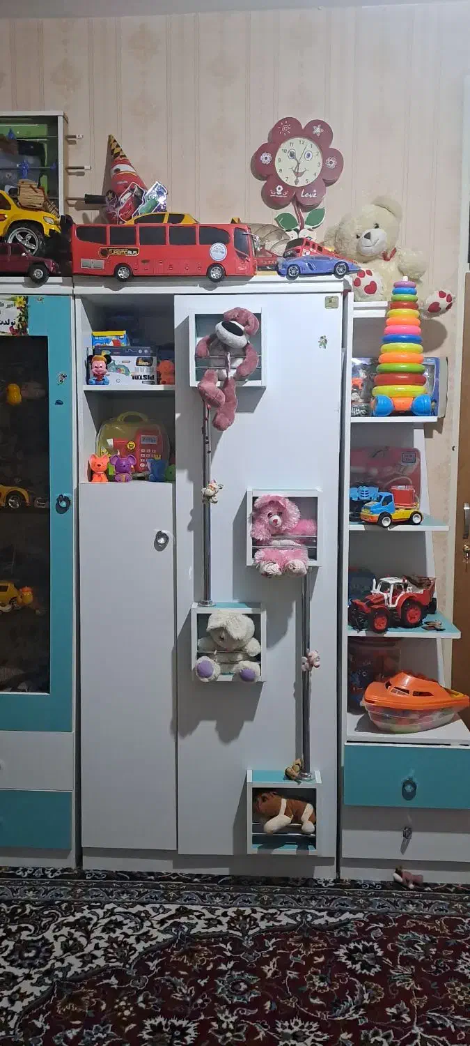 تخت وکمد|تخت و سرویس خواب|آبسرد, |دیوار