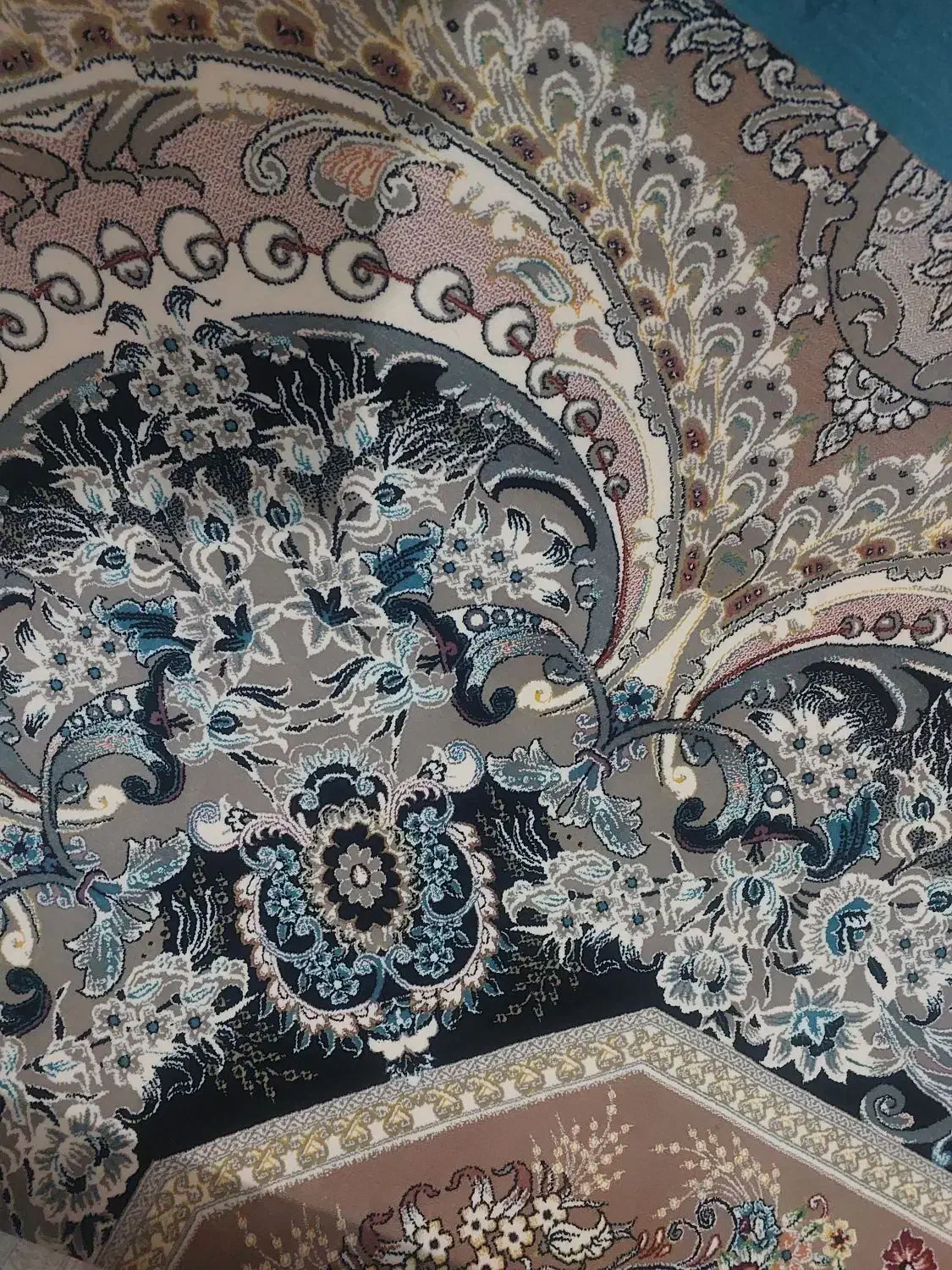 فروش سه تخت فرش ۱۲۰۰ نو به قیمت کارخانه|فرش|نی‌ریز, |دیوار