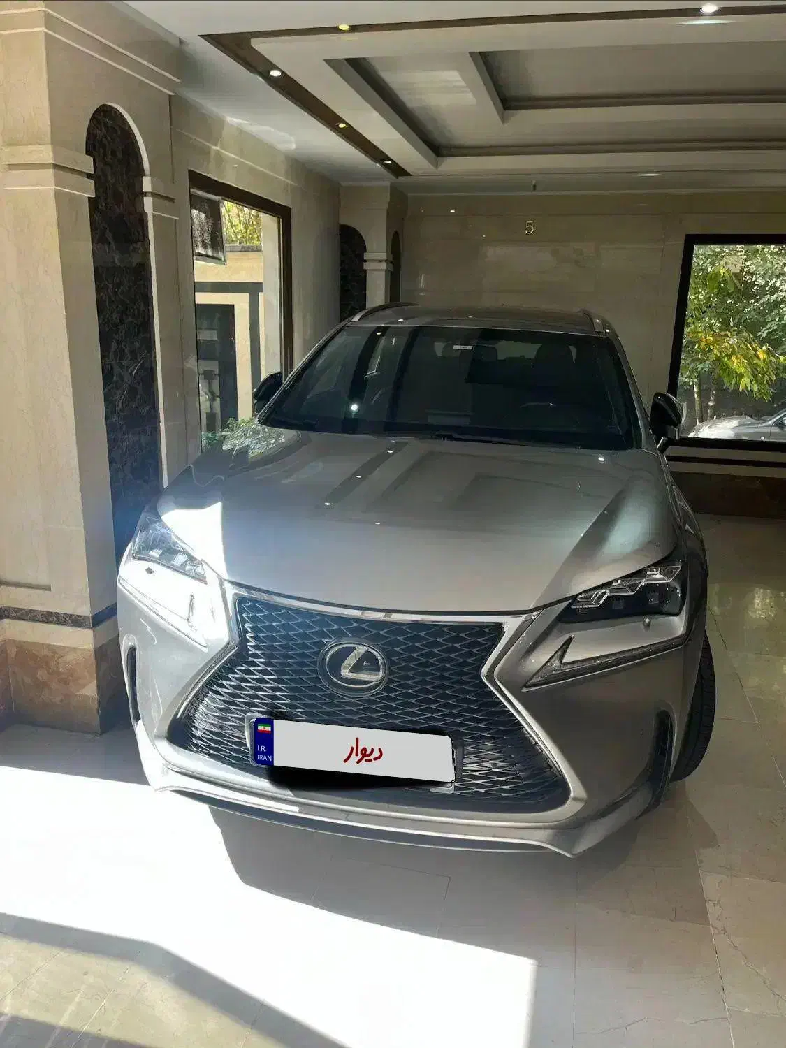 لکسوس ان ایکس ۳۰۰، اف اسپرت ۲۰۱۶|خودرو سواری و وانت|تهران, میرداماد|دیوار
