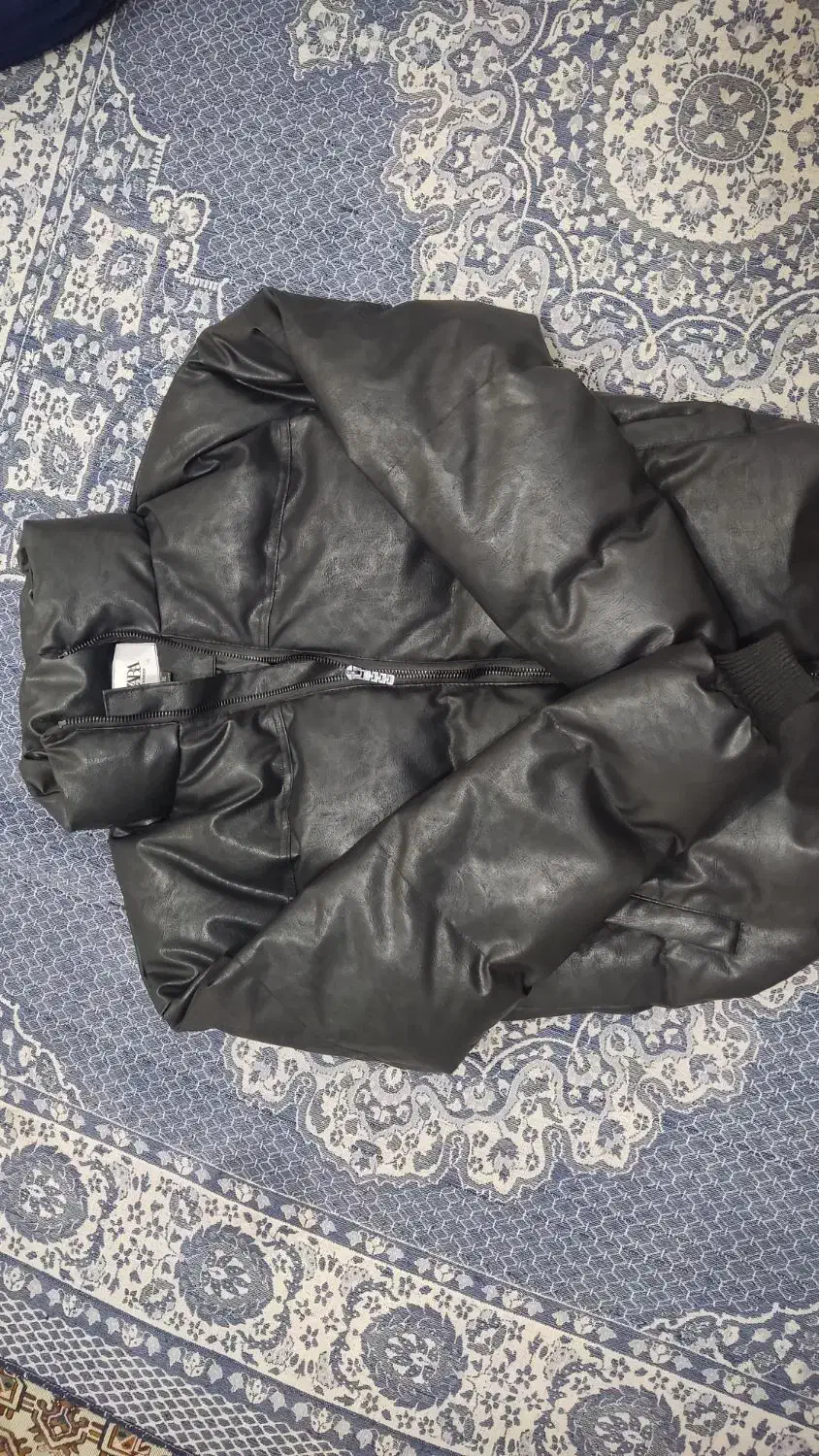 کاپشن|لباس|قروه, |دیوار