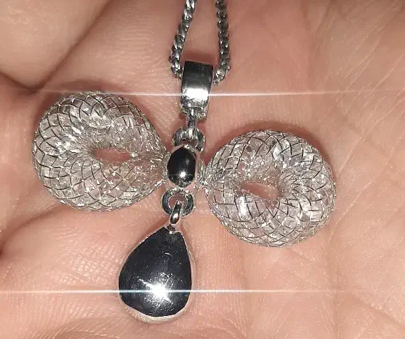 گردنبند مشابه جواهر رادیوم|بدلیجات|تهران, مجیدآباد|دیوار