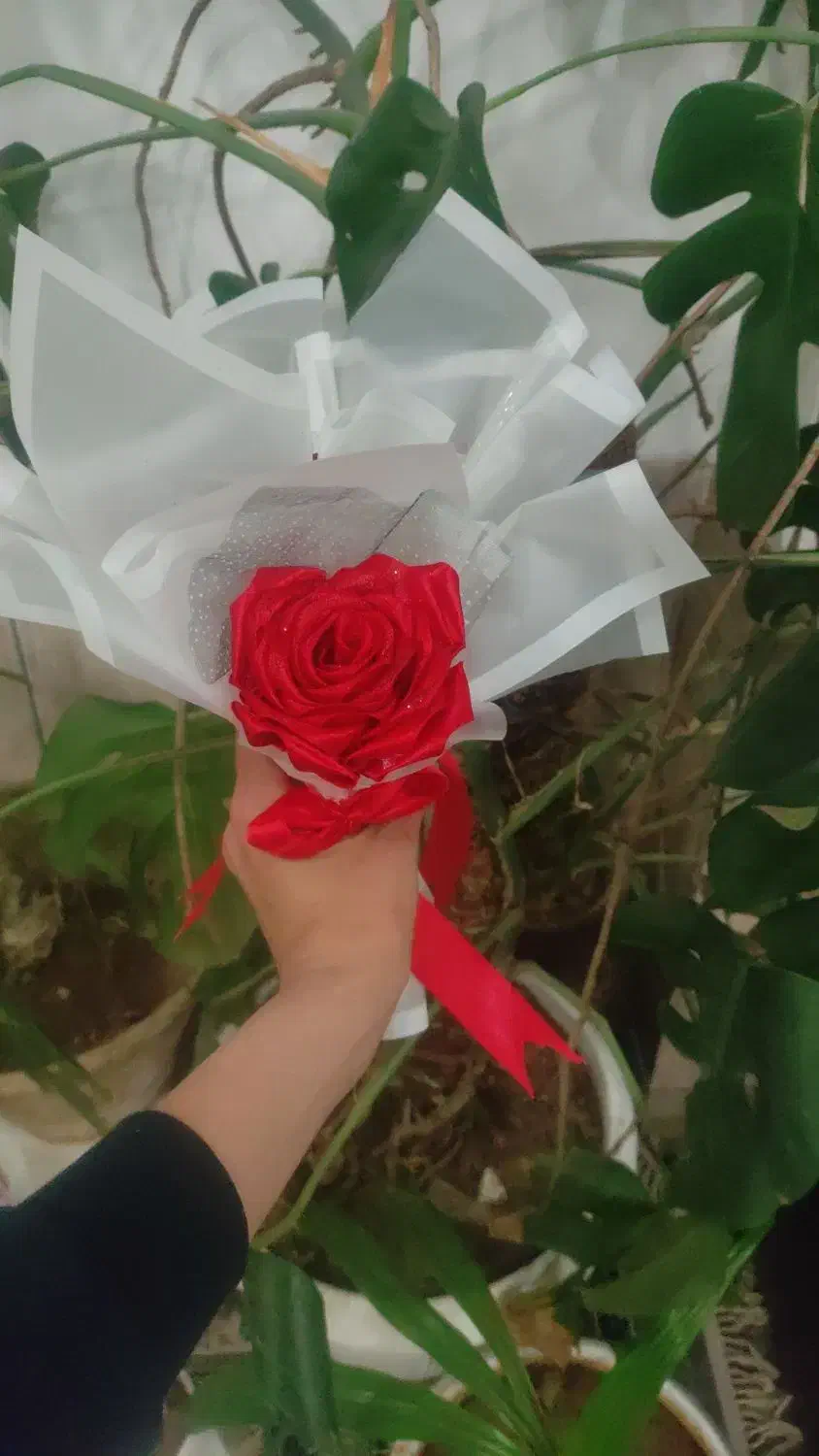 دسته گل ربانی وباکس پول|گل مصنوعی|شهرکرد, |دیوار