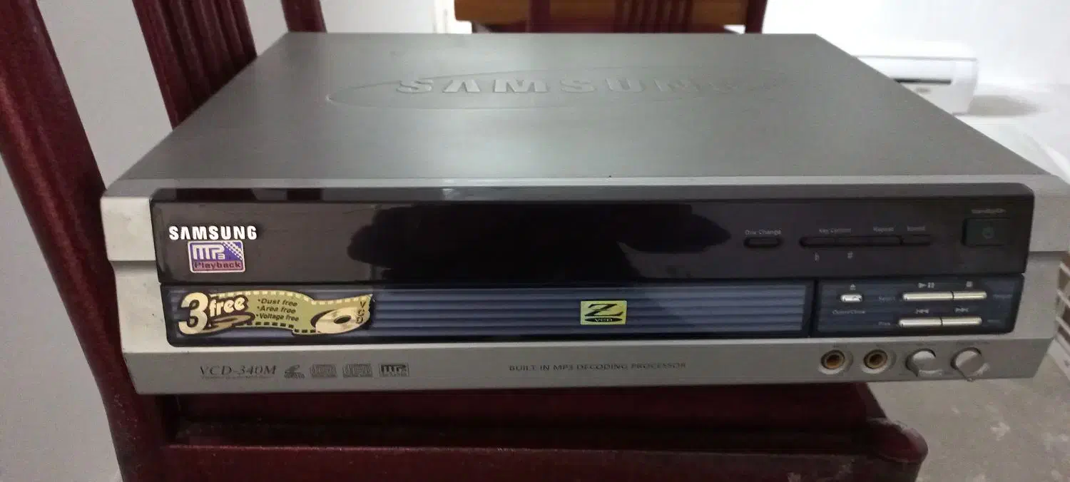 مرغ شاخدار و یک عدد دی وی دی  سه دیسک  تر وتمیز|پرنده|مزرعه کتول, |دیوار