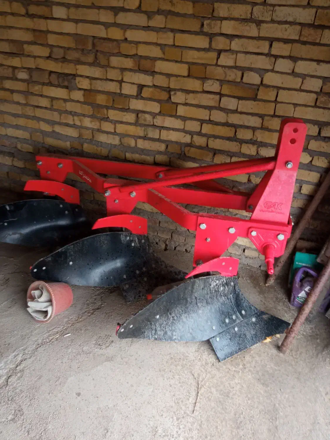 یک عدد گاوآهن محمد زاده نو|ماشینآلات صنعتی|باغ حلی, |دیوار