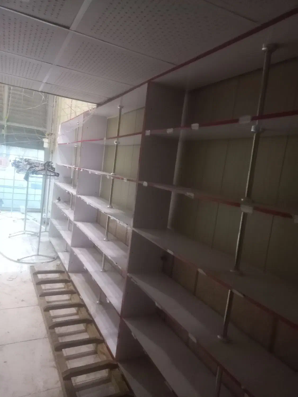 مانکن کمد دیواری و اتاق پرو وآویزی لباس و پوشاک|فروشگاه و مغازه|ملکان, |دیوار