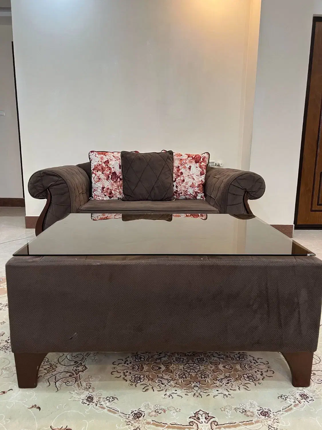 مبلمان هفت نفره|مبلمان خانگی و میز عسلی|رشت, گلسار|دیوار